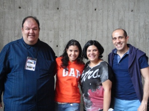 Lorena Márquez con los panelistas del foro